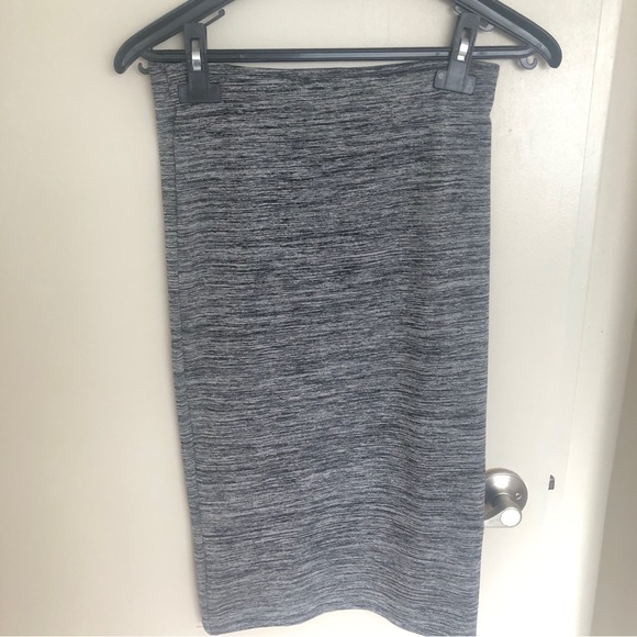 Black grey and white pull on pencil skirt. - Picture 3 of 8